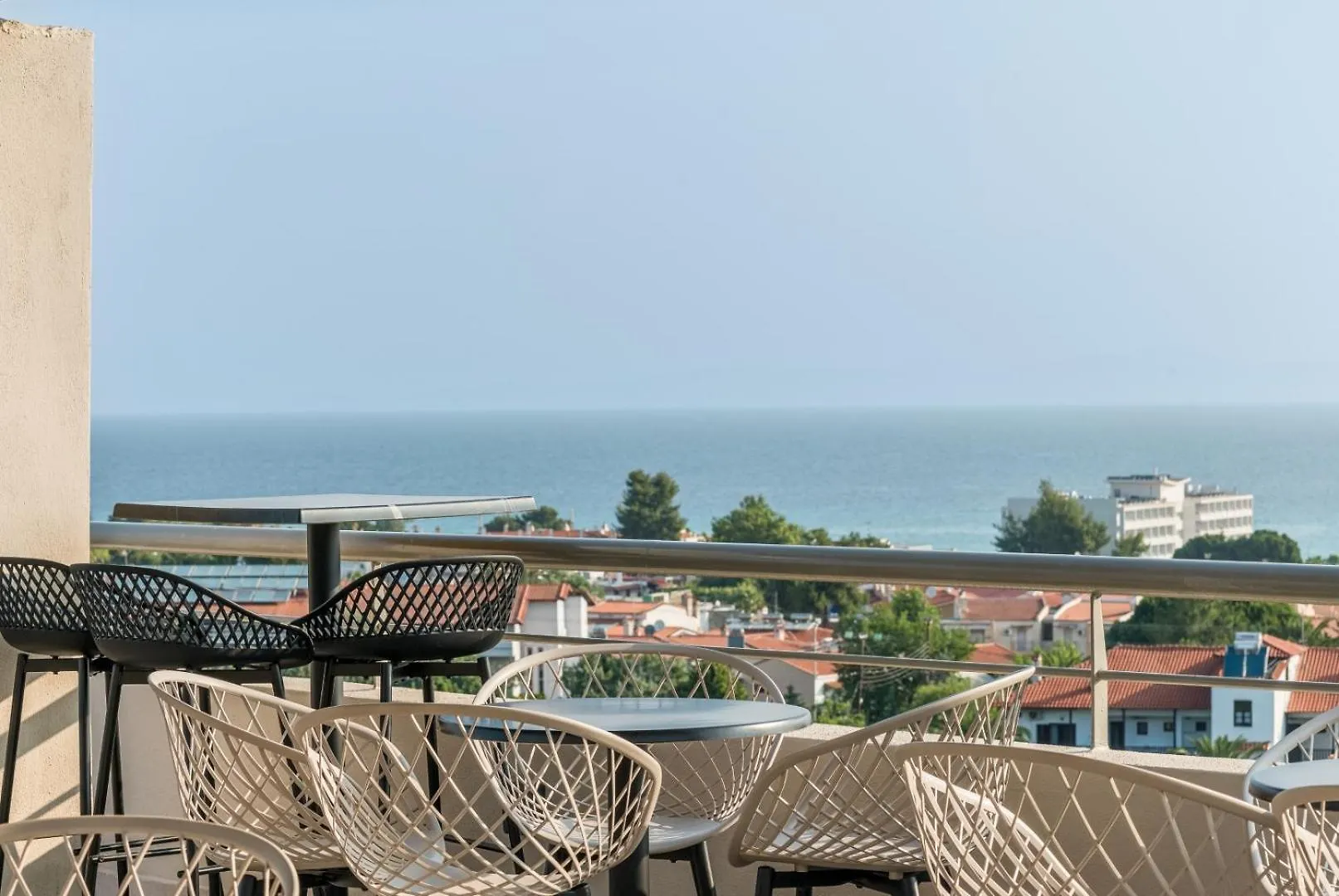 Arya Hotel 하니오티