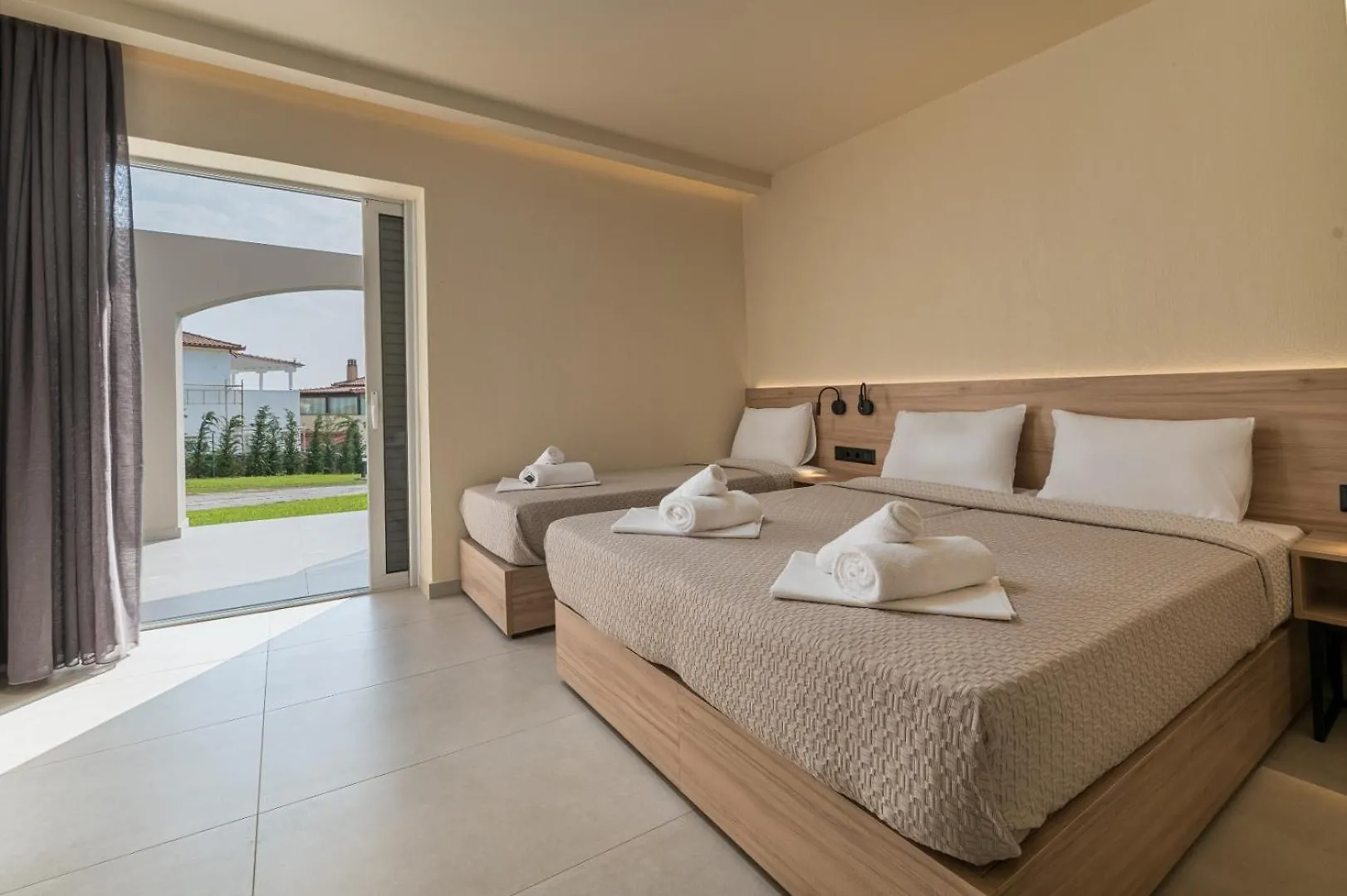 Arya Hotel هانيوتي